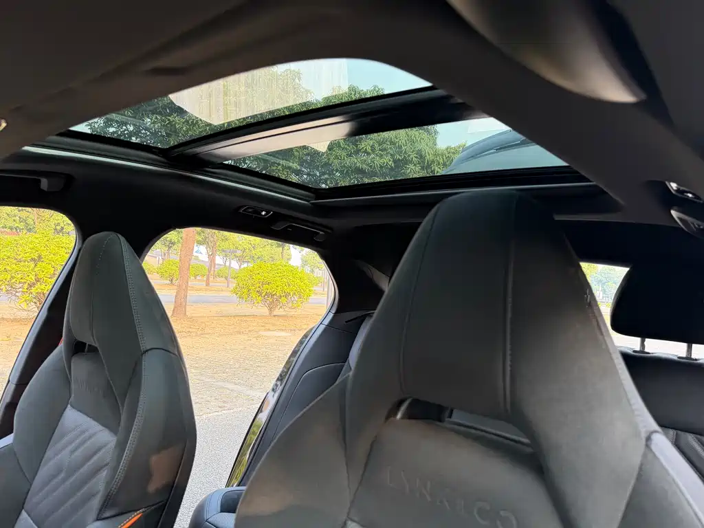 LYNK & CO. 02 HATCHBACK