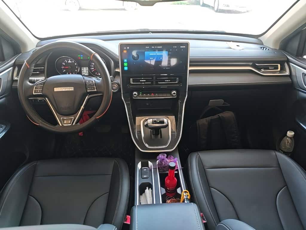 Haval Haval M6 1.5 л 2021 г. Белый, пробег 46300 км