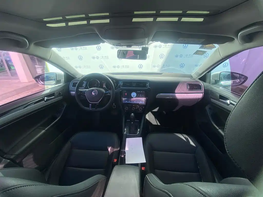 Volkswagen Sagitar — миниатюра 4