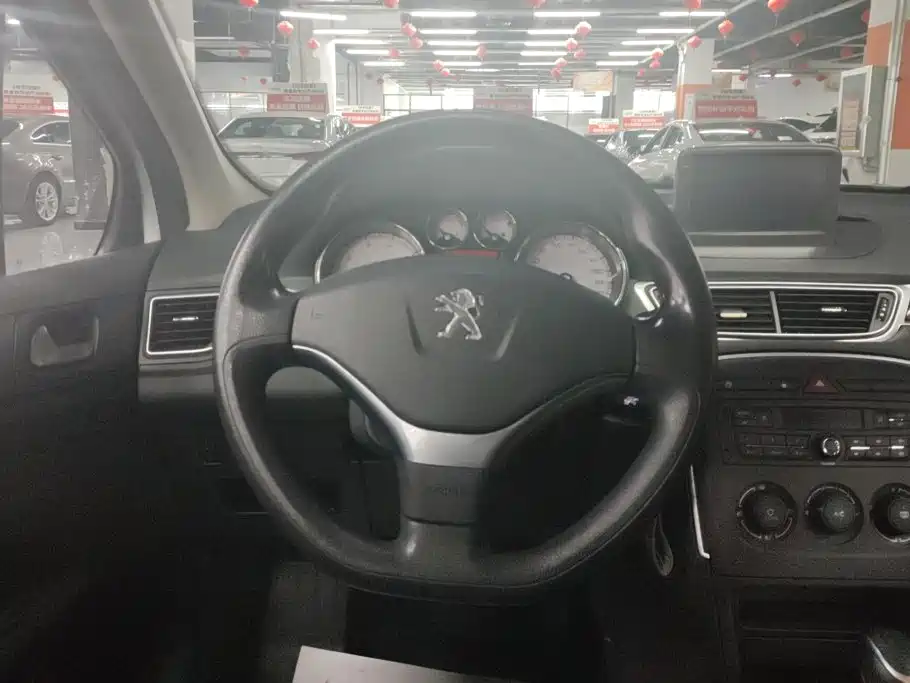 Peugeot 308 — миниатюра 15