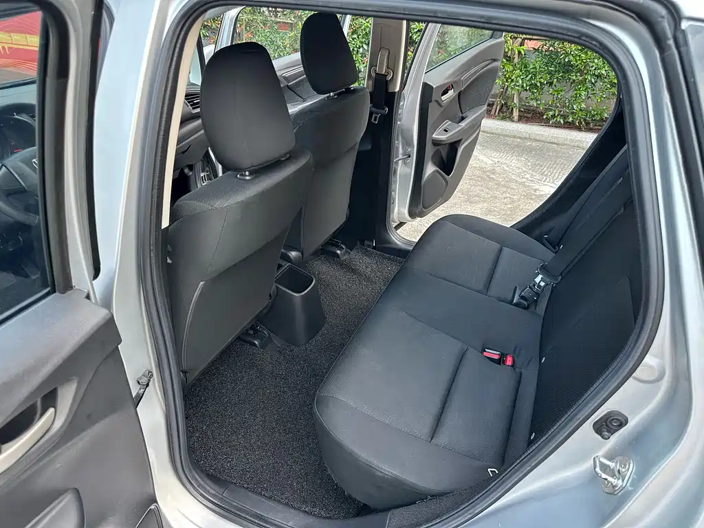 Honda Fit — миниатюра 6