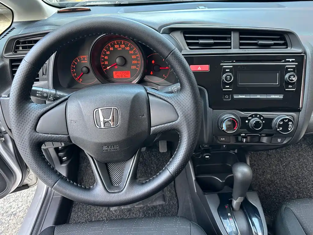 Honda Fit — миниатюра 9