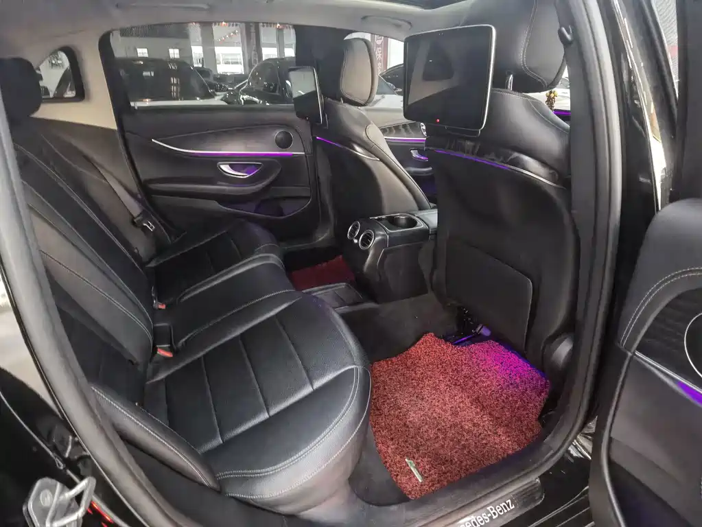 Mercedes-Benz E-Class — миниатюра 18