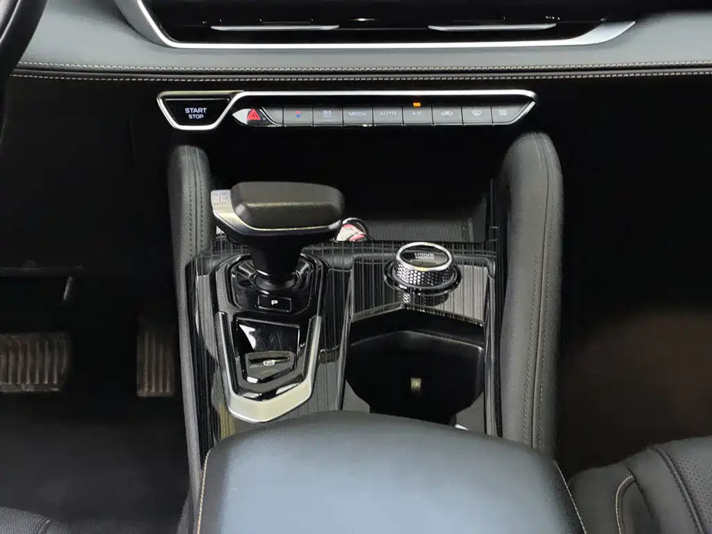 Geely Xingyue L — миниатюра 13