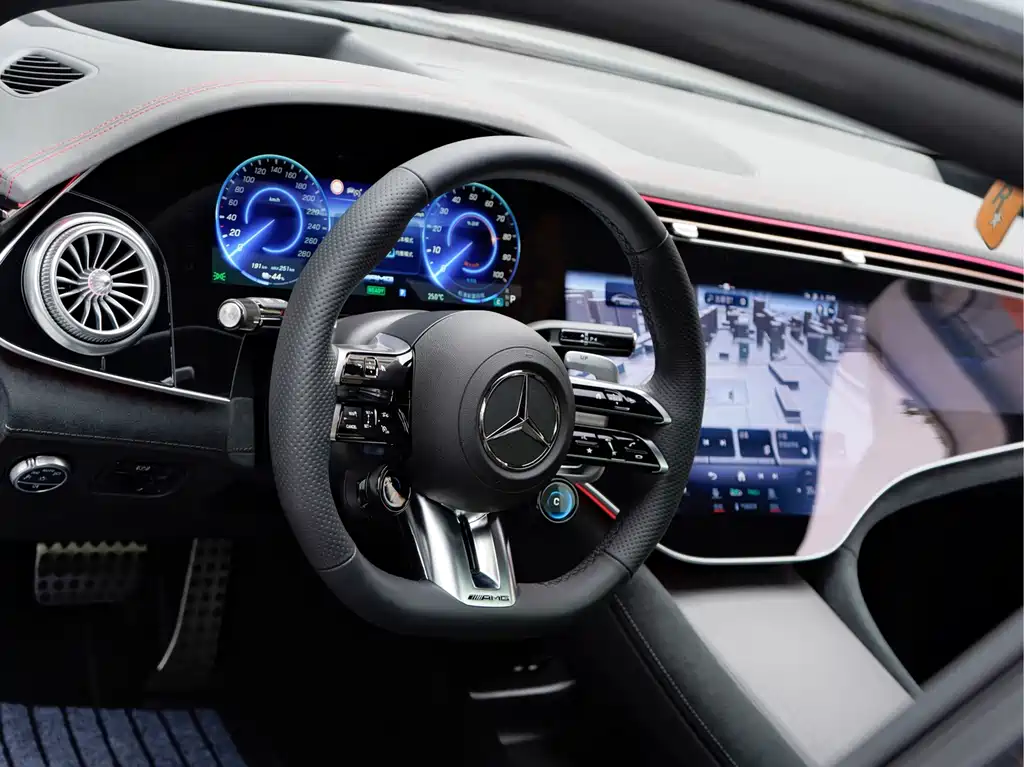 Mercedes-Benz EQE AMG — миниатюра 10