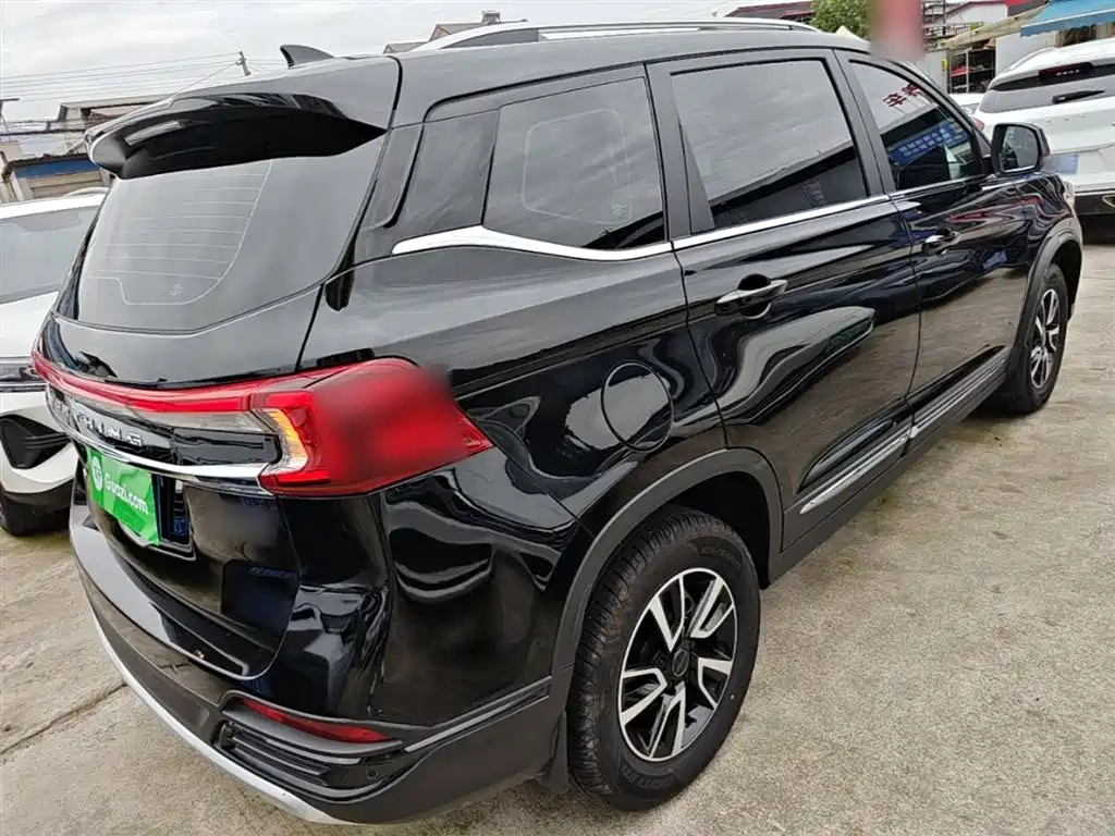 Dongfeng T5 2024 1.6L CVT мест