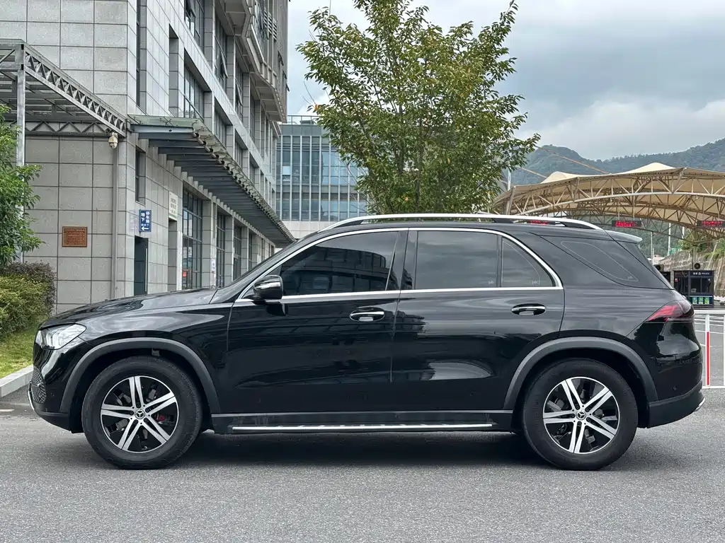Mercedes-Benz GLE (Import) — миниатюра 4