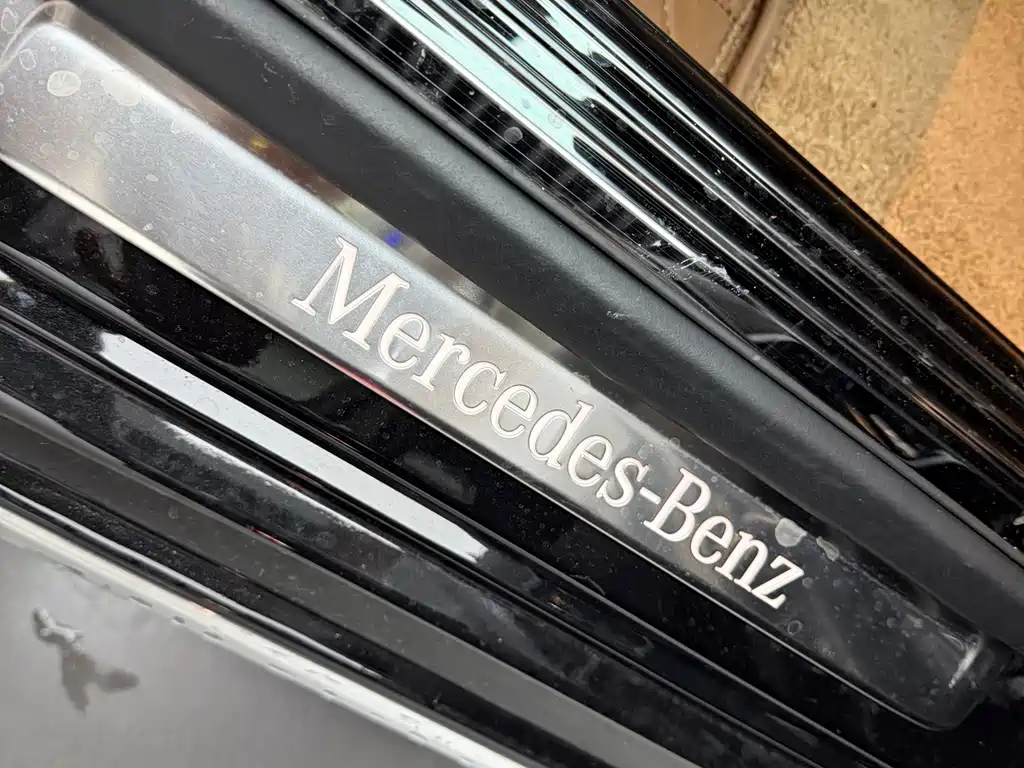 Mercedes-Benz E-Class — миниатюра 13