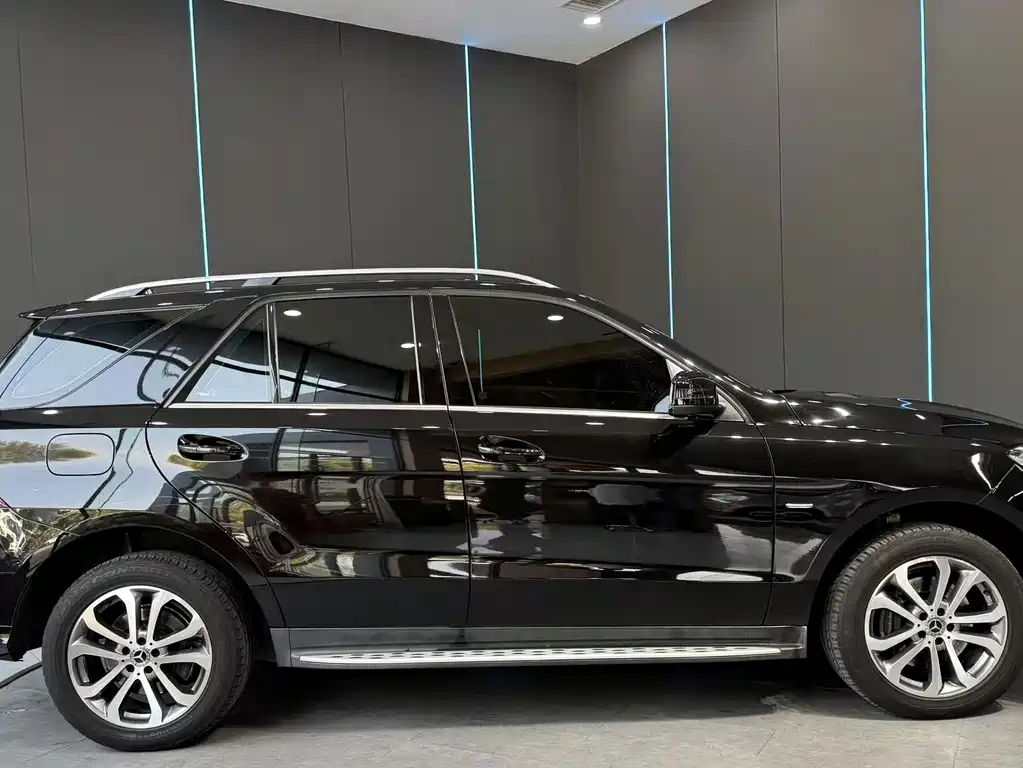 Mercedes-Benz GLE (Import) — миниатюра 4