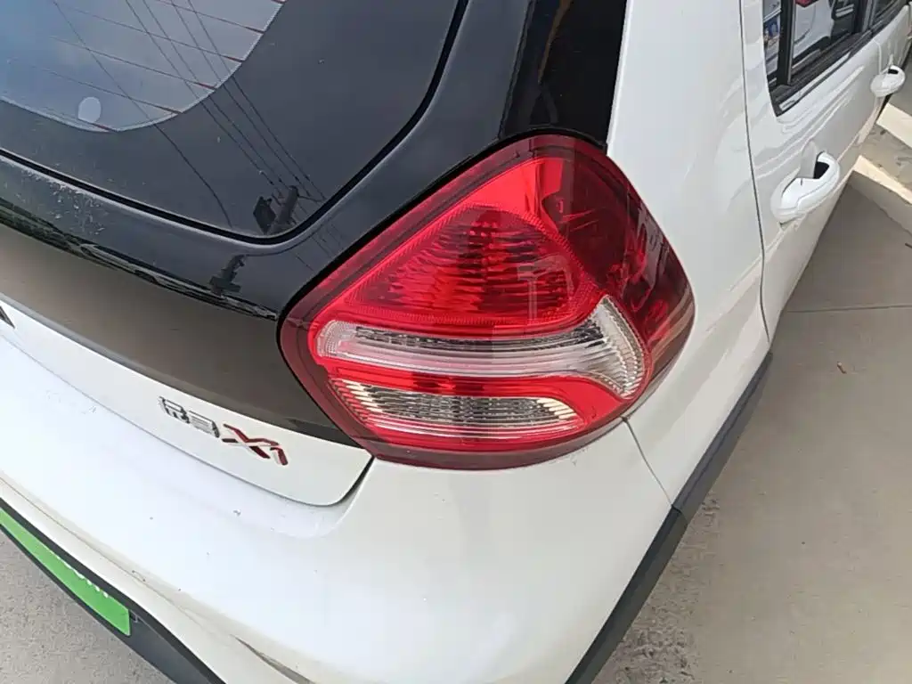 Geely Vision X1 — миниатюра 8