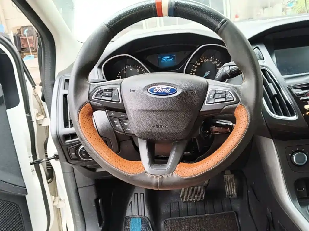 Ford Focus — миниатюра 11
