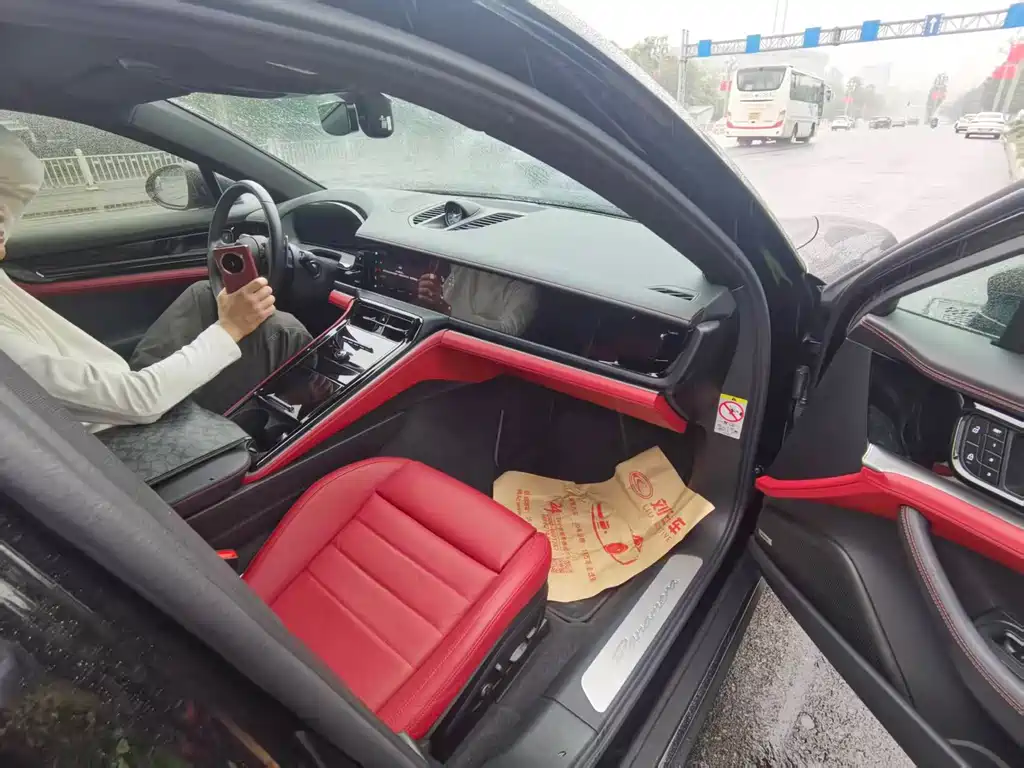Porsche Panamera — миниатюра 8