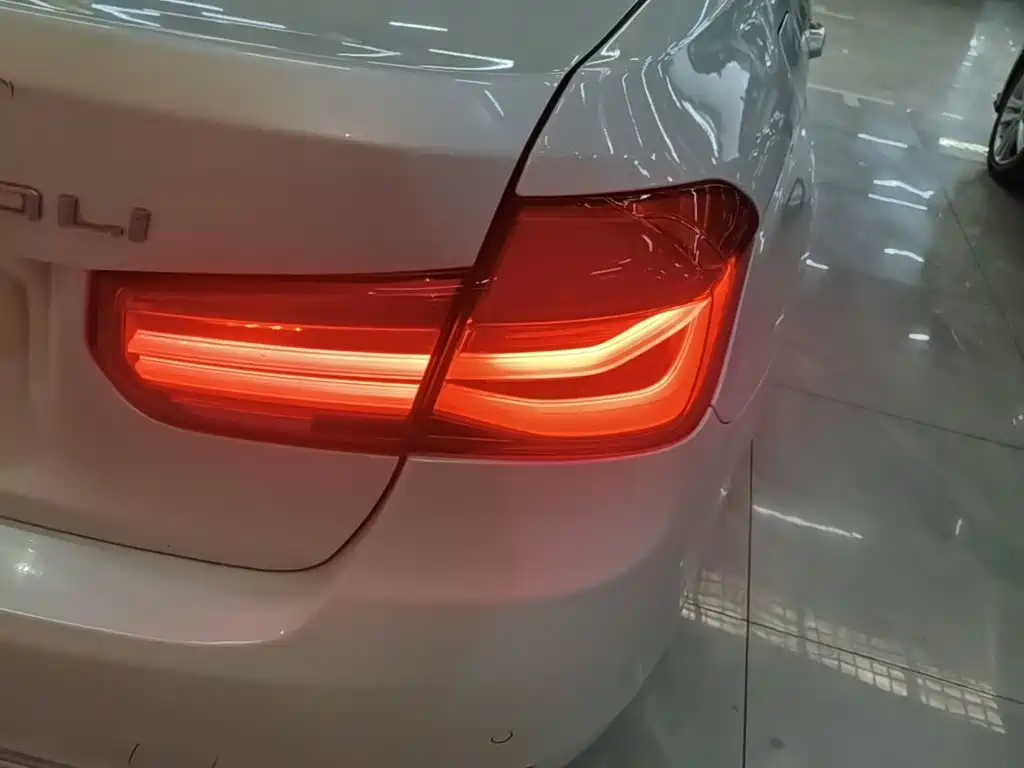 BMW 3 Series — миниатюра 8