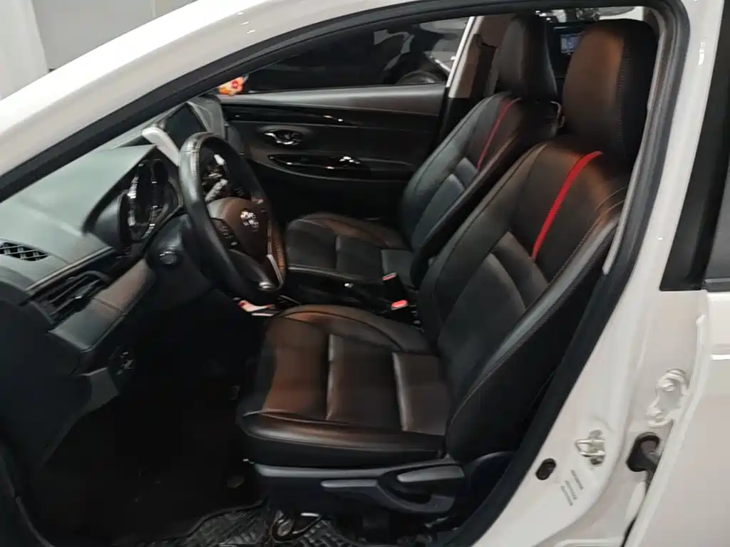 Toyota Yaris L — миниатюра 15