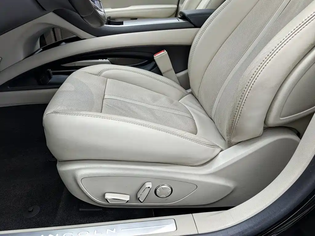 Lincoln MKZ — миниатюра 20
