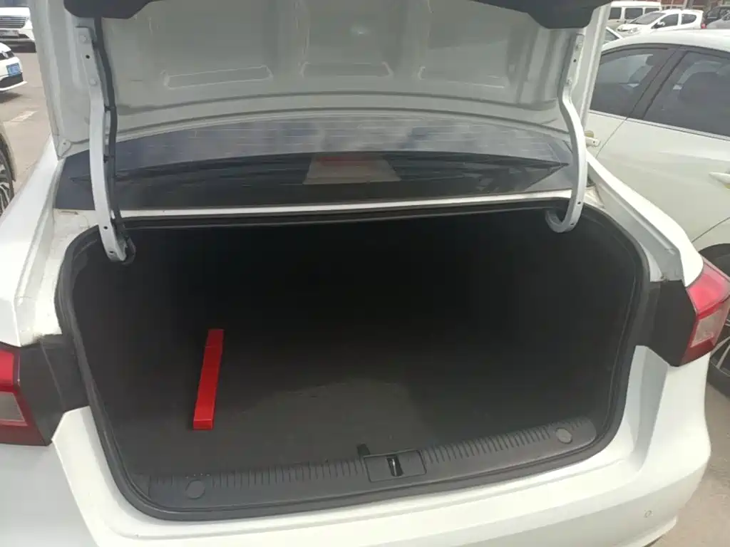 Roewe 360 — миниатюра 15