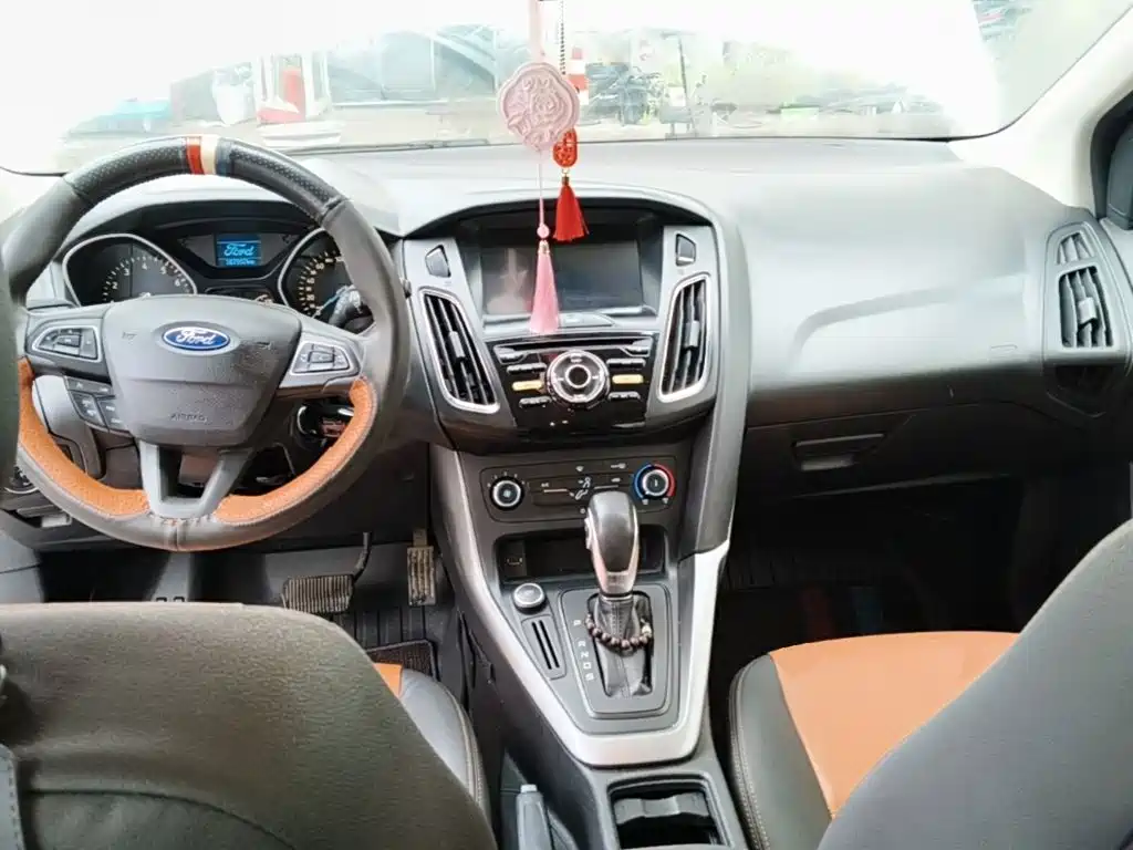 Ford Focus — миниатюра 10