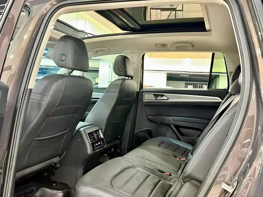 Volkswagen Teramont — миниатюра 5