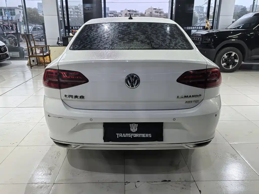 VOLKSWAGEN LINGDU