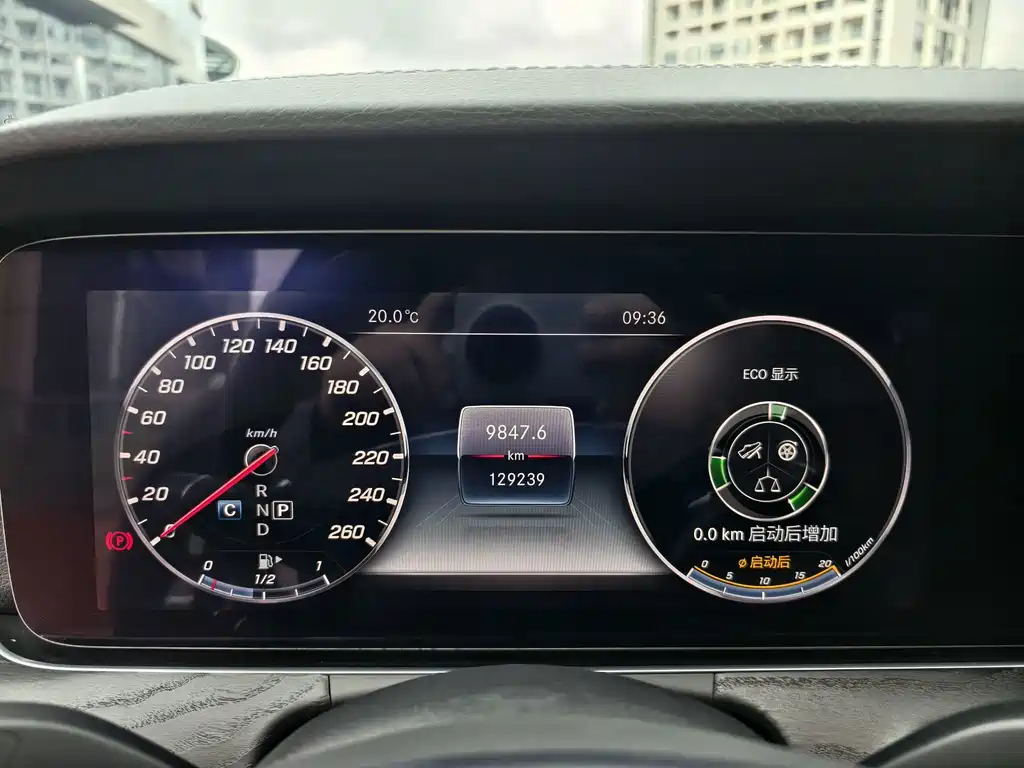 Mercedes-Benz E-Class — миниатюра 9