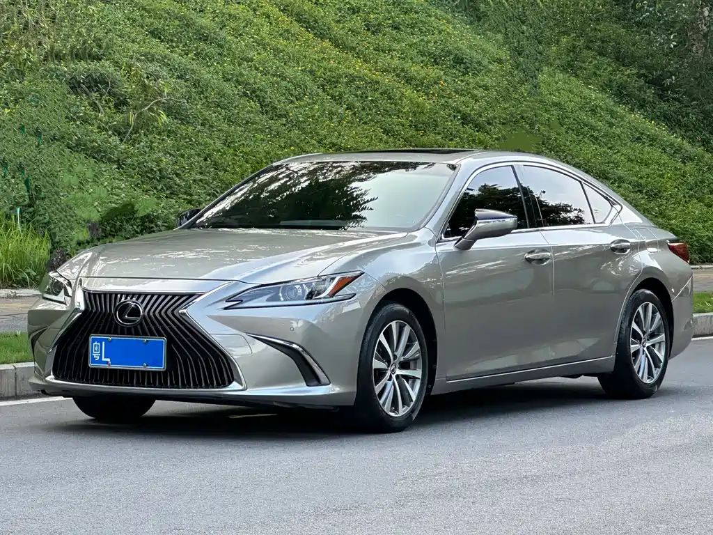 Купить Lexus ES