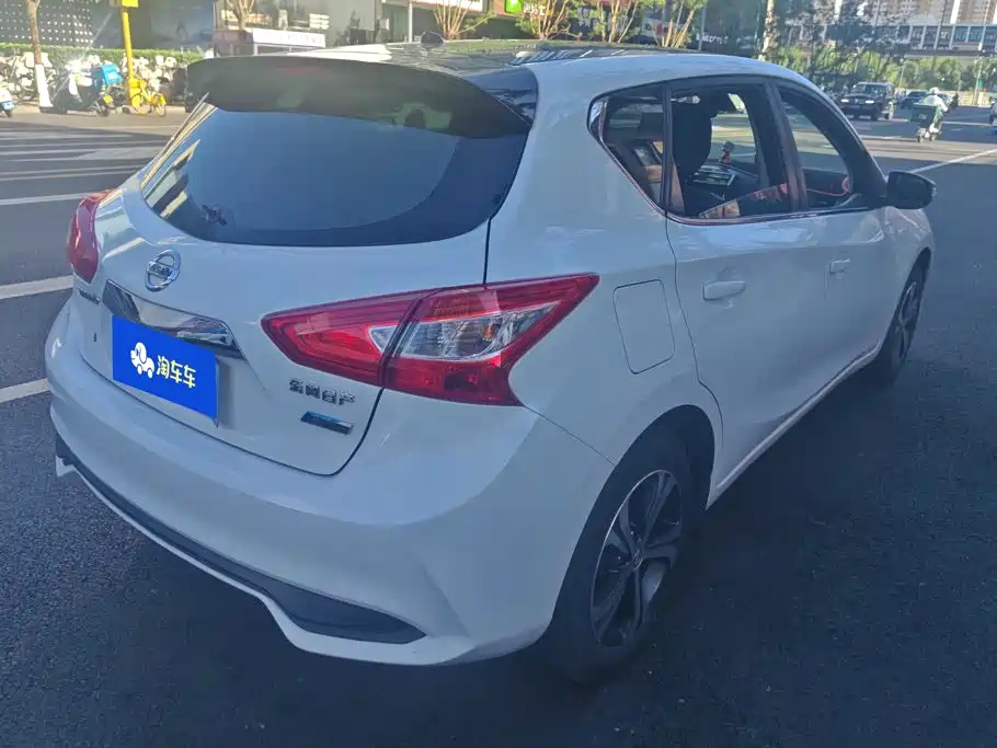 Nissan Tiida — миниатюра 3