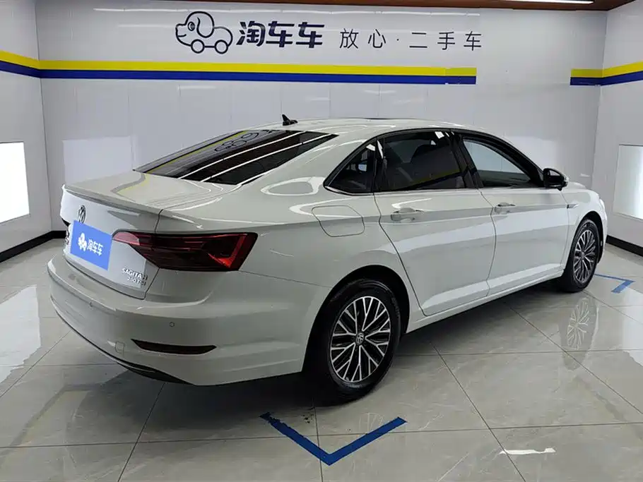 VOLKSWAGEN SAGITAR