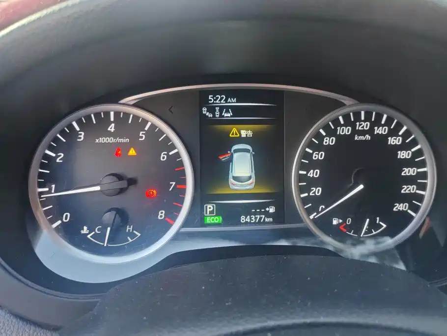 Nissan Tiida — миниатюра 14
