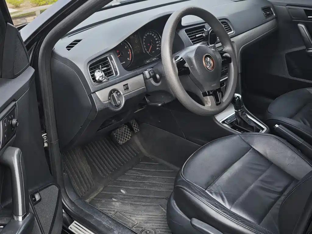 Volkswagen Lavida — миниатюра 6