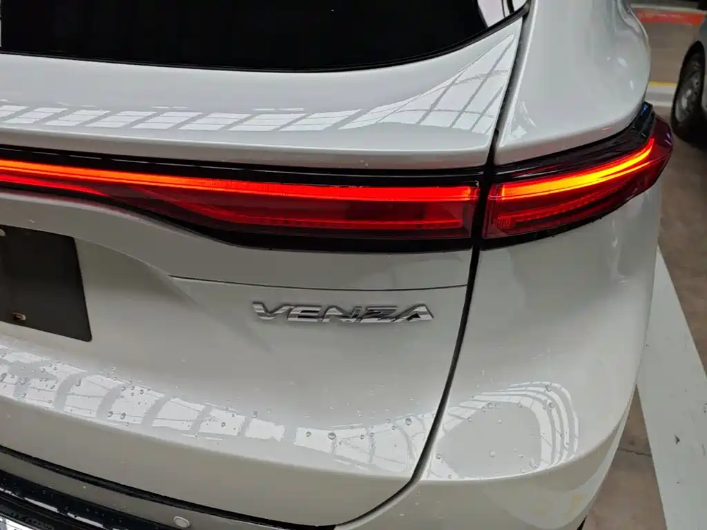 Toyota Venza — миниатюра 8