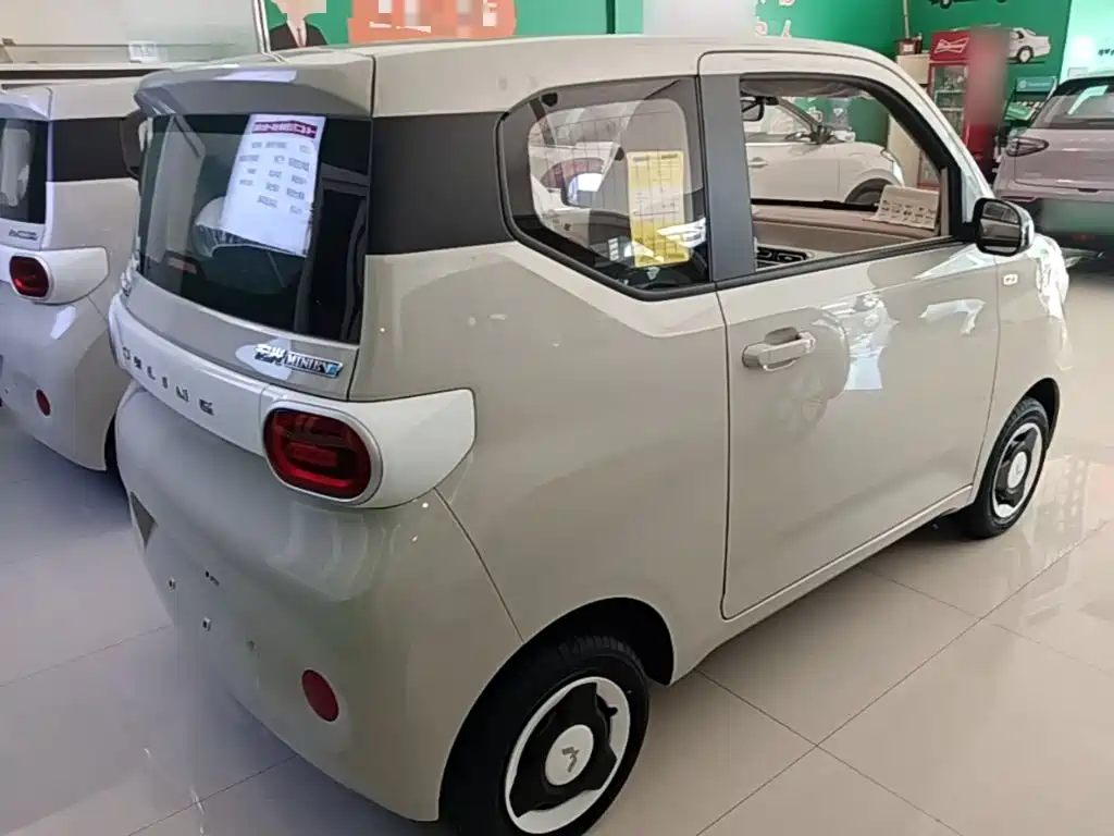 Wuling MINIEV — миниатюра 7