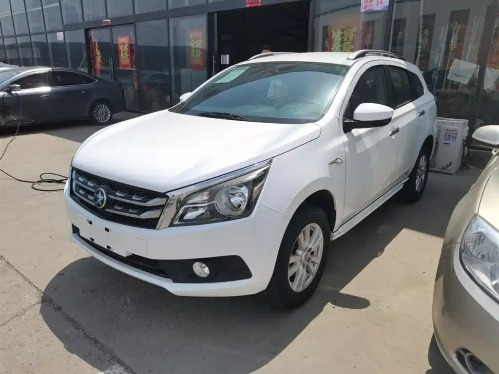 Venucia T70 2017