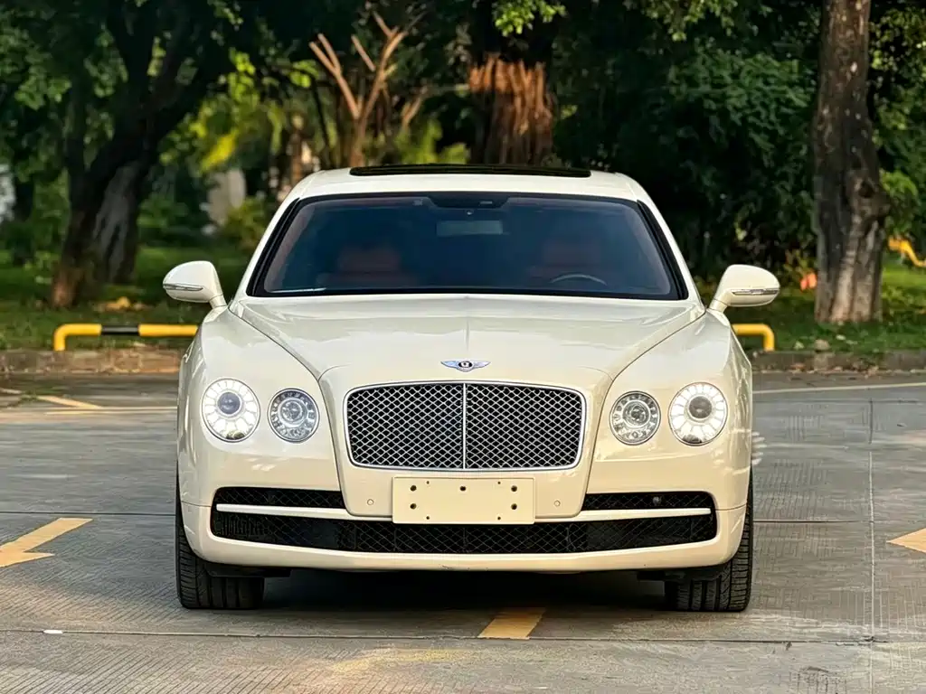Bentley Flying Spur — миниатюра 2