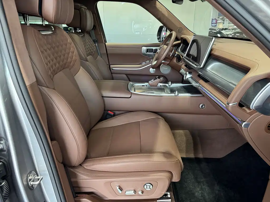 TANK TANK 700 NEW ENERGY