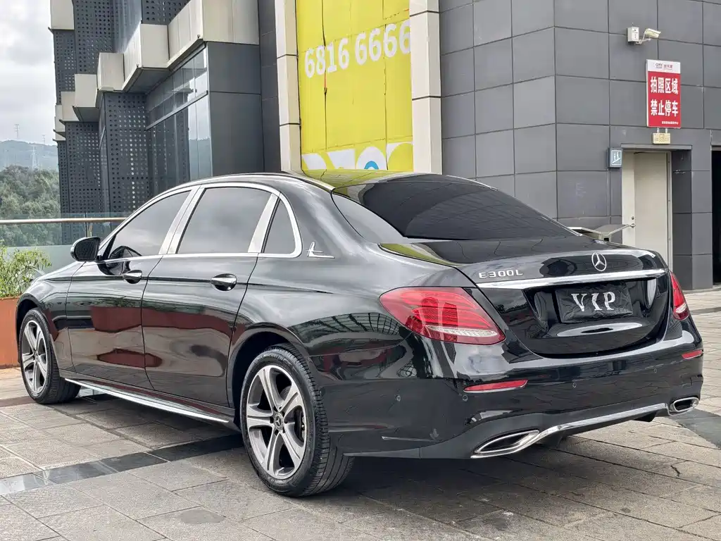 Mercedes-Benz E-Class — миниатюра 24