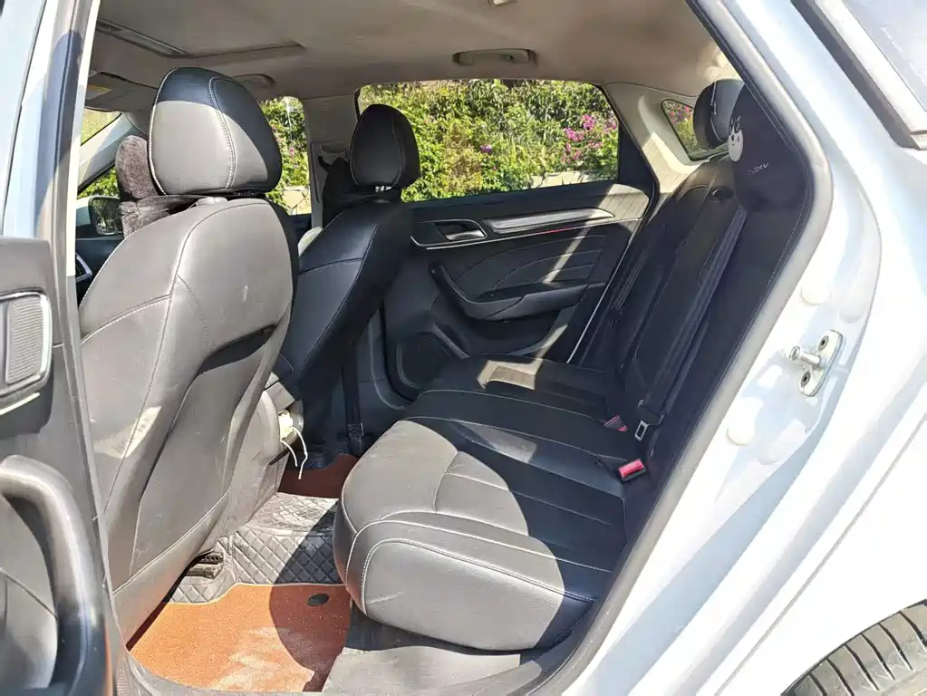Roewe Roewe i6 Classic — миниатюра 9