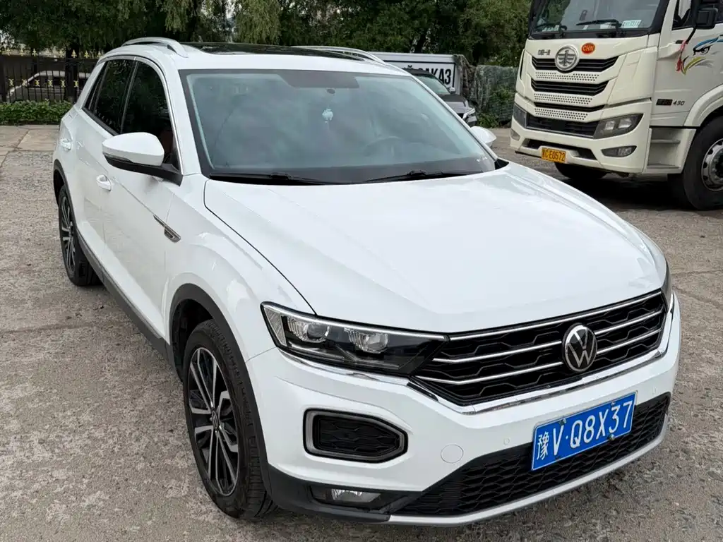 Volkswagen T-Roc — миниатюра 2
