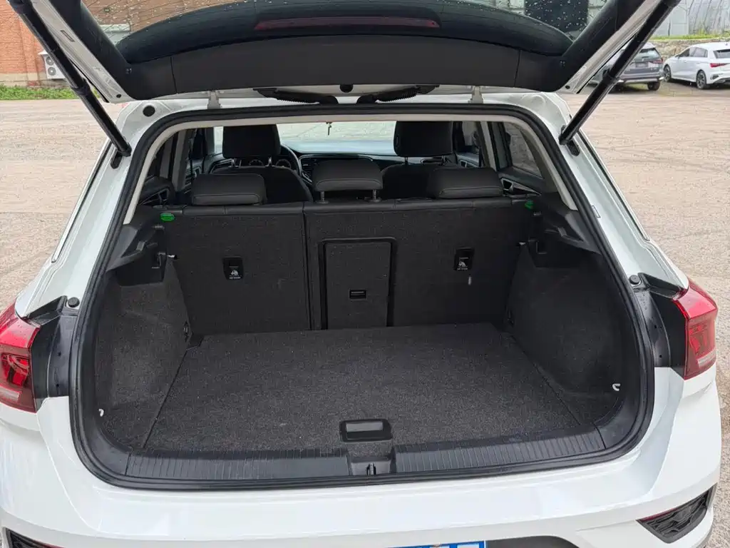 Volkswagen T-Roc — миниатюра 23