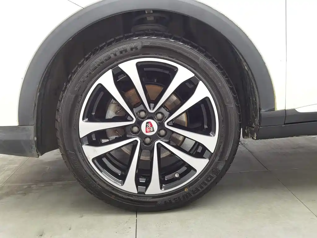 Roewe RX3 — миниатюра 17