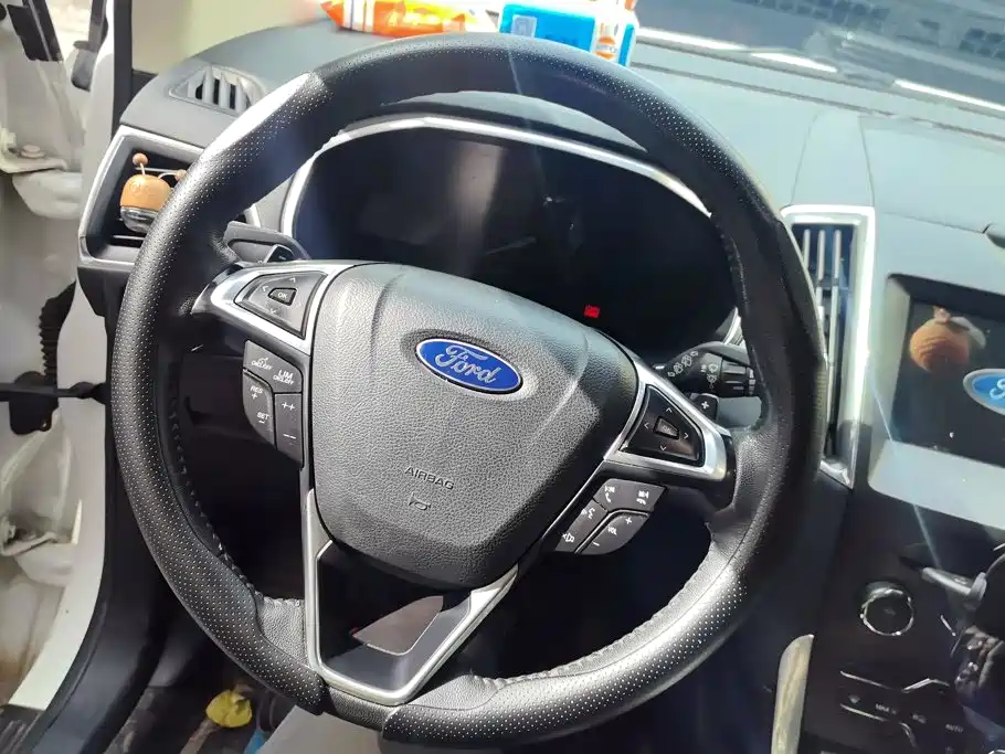 Ford Edge — миниатюра 15