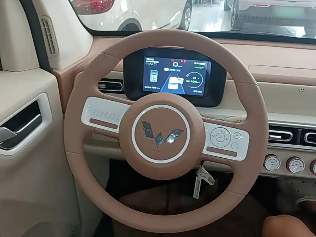 Wuling MINIEV — миниатюра 11
