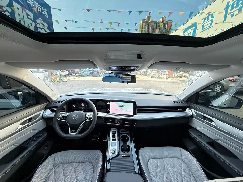 Volkswagen Tavendor 2023 380TSI R-Line