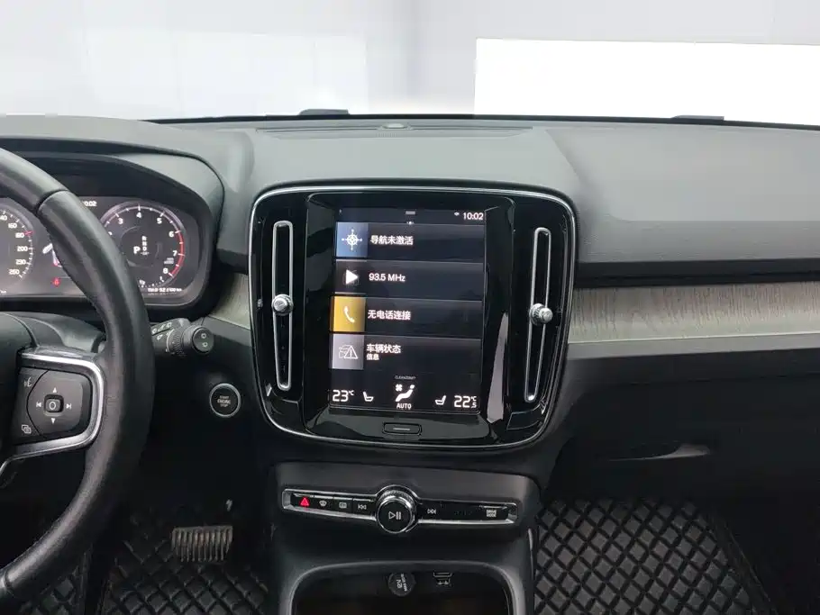 Volvo XC40 — миниатюра 13