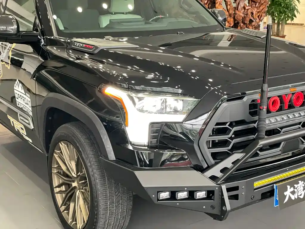 Toyota Sequoia — миниатюра 7
