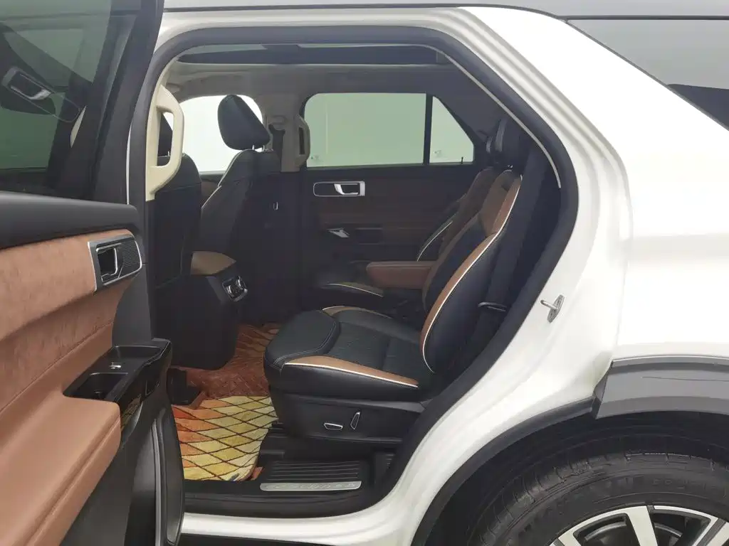 Ford Explorer 2023 — фото 15