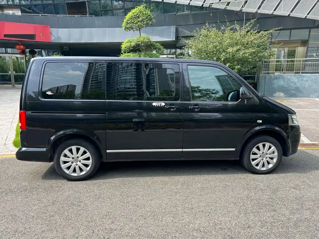 Volkswagen Multivan — миниатюра 4