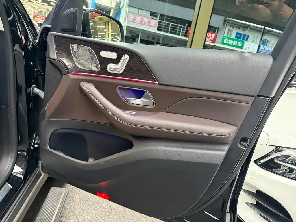 Mercedes-Benz GLE (Import) — миниатюра 22