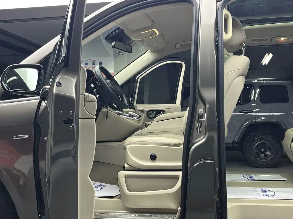 Mercedes-Benz V-Class — миниатюра 7