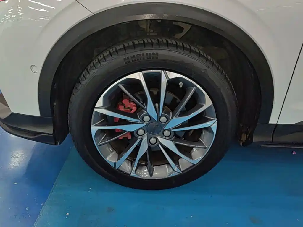Geely Binyue — миниатюра 23