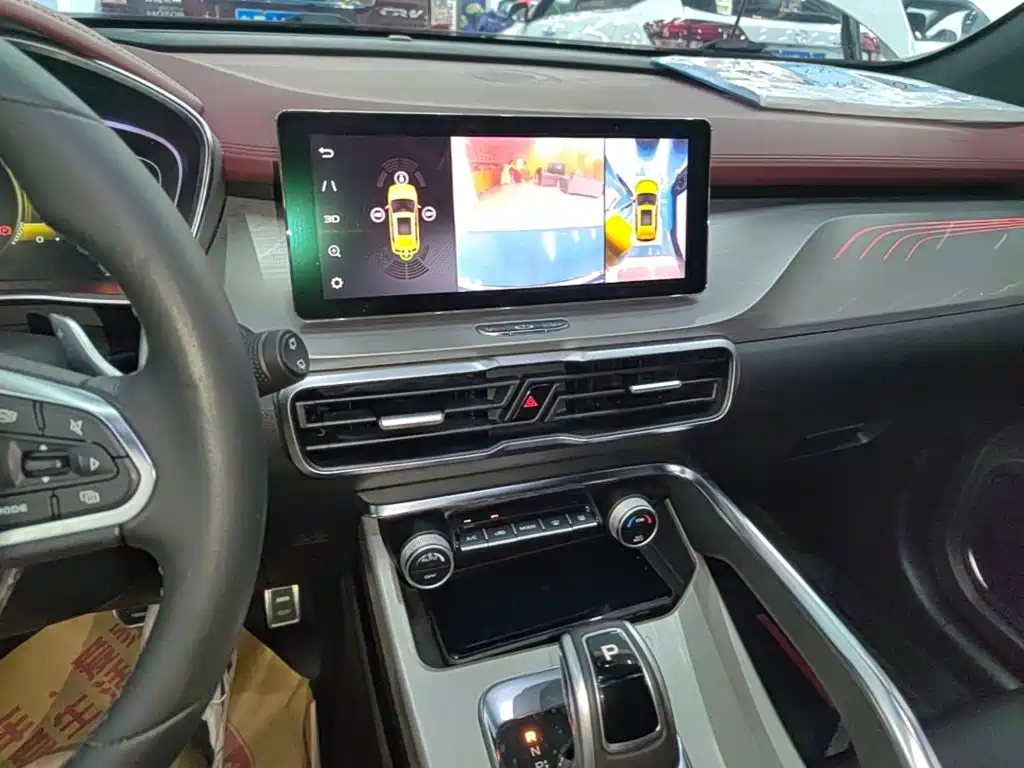 Geely Binyue — миниатюра 13